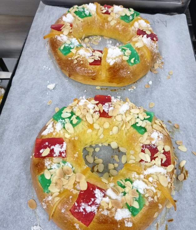 Roscones elaborados por los alumnos del curso de pastelería de Guadarrama