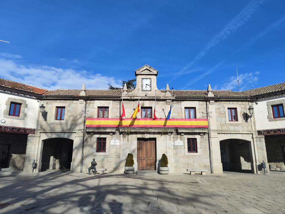 Banderas a media asta en Guadarrama