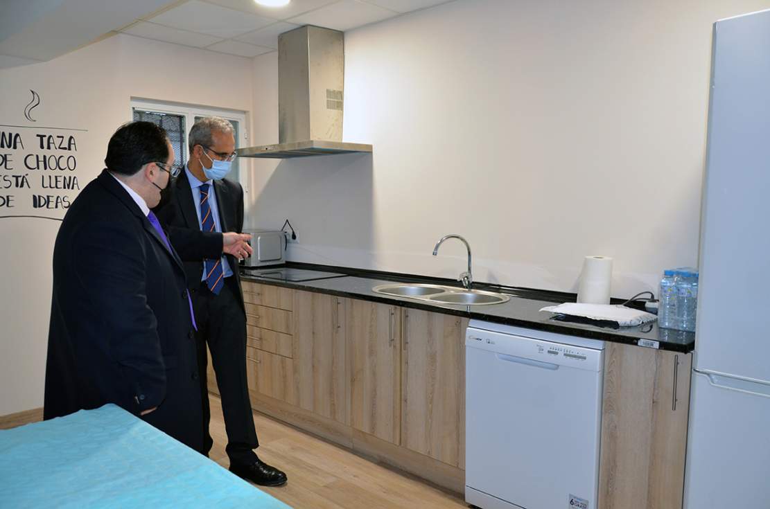 Cocina del apartamento para la adaptación a la vida adulta independiente