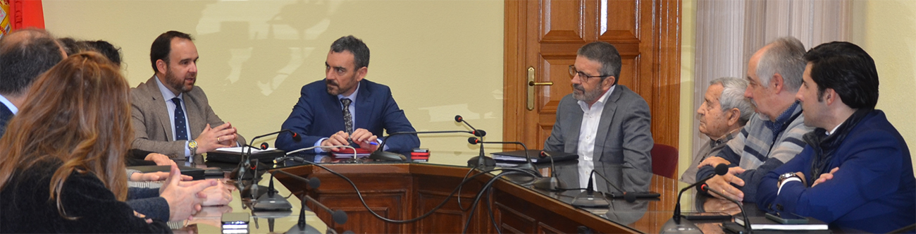 El director general de Atención al Mayor y a la Dependencia de la Comunidad de Madrid visita Guadarrama 