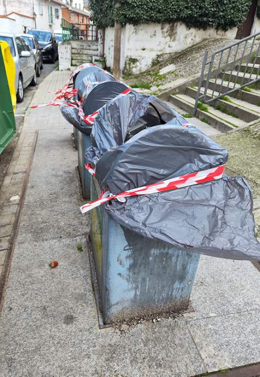 Contenedores soterrados en la calle Santa Teresa de Jsús en Guadarrama