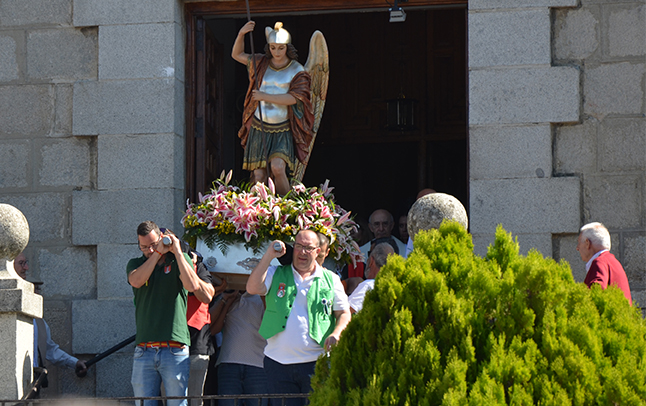 Imagen de San Miguel en las fiestas de Guadarrama