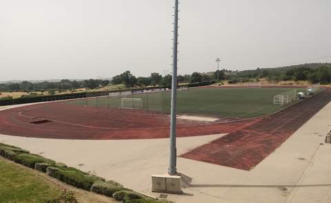 Instalaciones deportivas del campo de fútbol y pista de atletismo