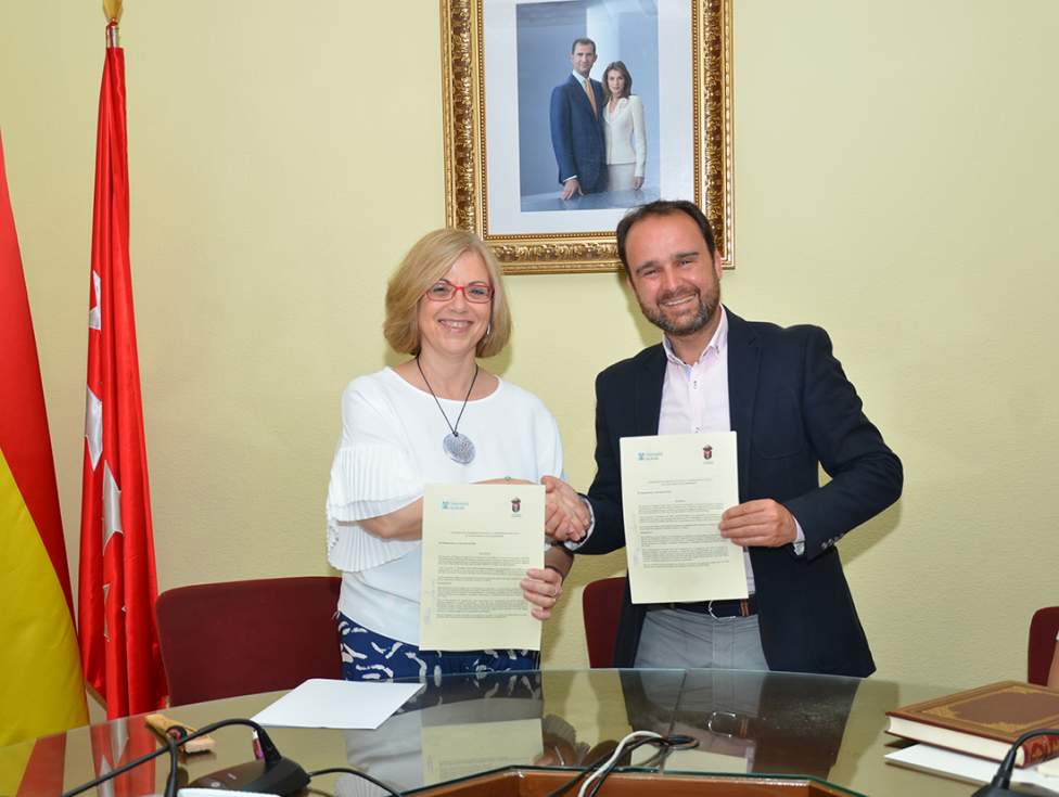 Firma del convenio de colaboración entre el Ayuntamiento de Guadarrama y la Universidad de Alcalá de Henares