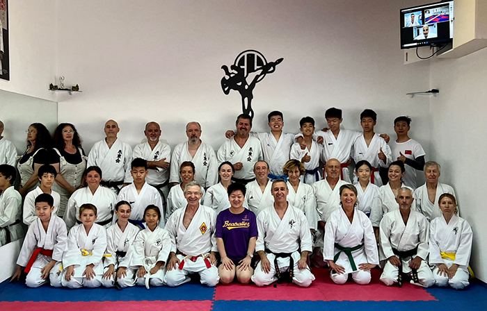 La delegación china recibió una clase magistral de Jesus Latorre