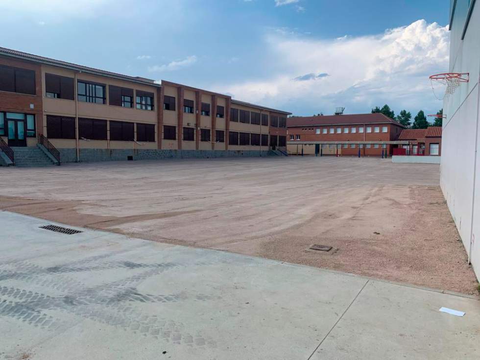 El Ayutamiento de Guadarrama acondiciona el patio del Colegio Villa de Guadarrama