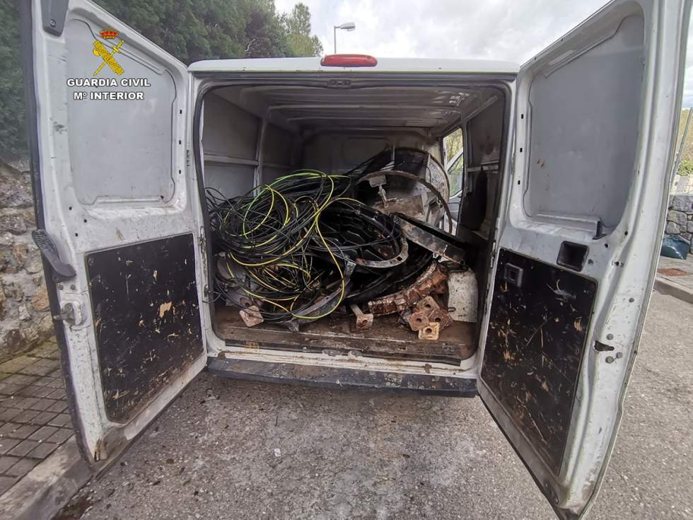 La Guardia Civil detine a los presuntos autores del robo de cable de alumbrado público de Guadarrama