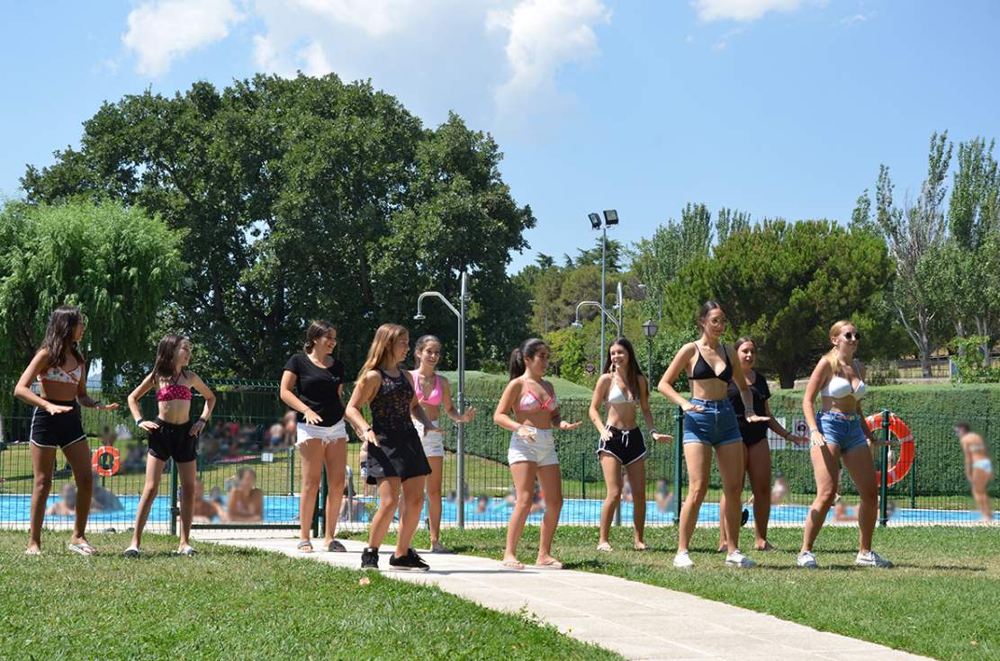 Integrantes del Grupo de Danza Guadarrama