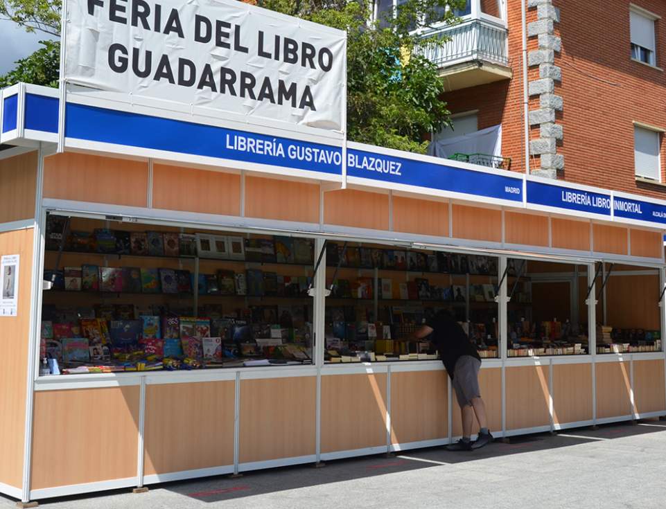 Casetas de la Feria del Libro Antiguo y de Ocasión de Guadarrama